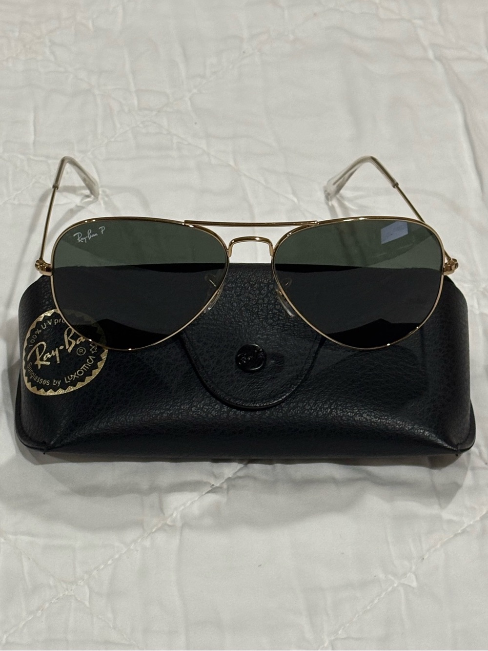 Classic Ray-Ban Polarized Gold Frame Aviator Sunglasses with Dark Green Lenses